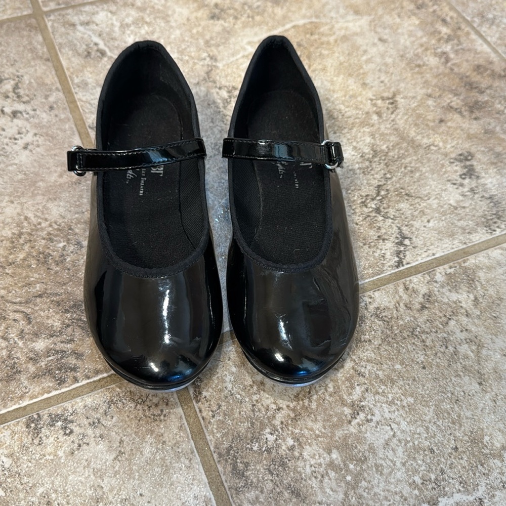 Tap and jazz shoes